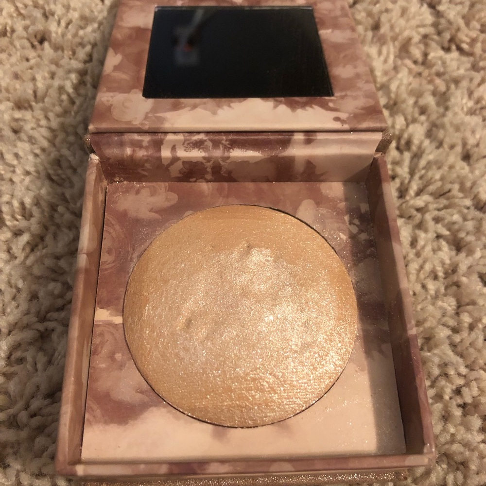 Urban Decay Naked Illuminated- Luminous